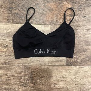 Calvin Klein Horizon Seamless Black Bralette